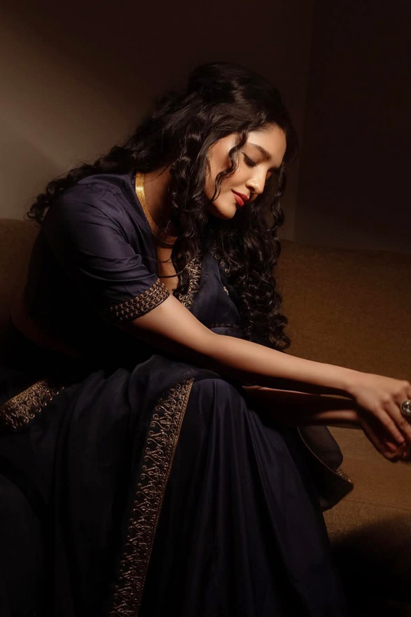 Ritika-Singh-11.jpg 12