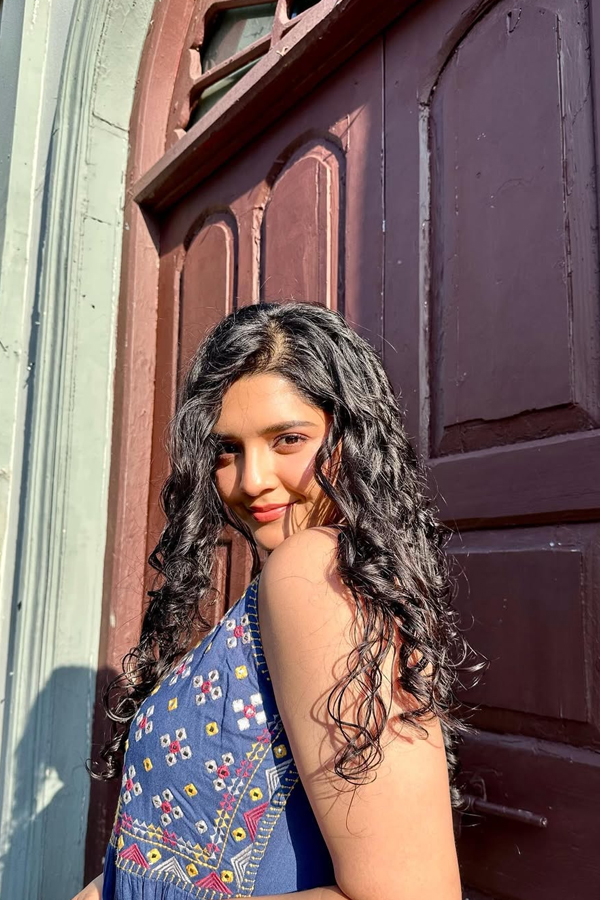 Ritika-Singh-14.jpg 15