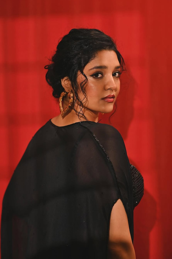 Ritika-Singh-17.jpg 18