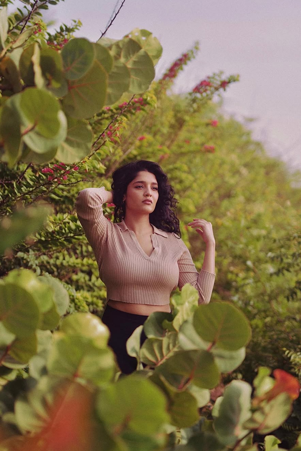 Ritika-Singh-19.jpg 20