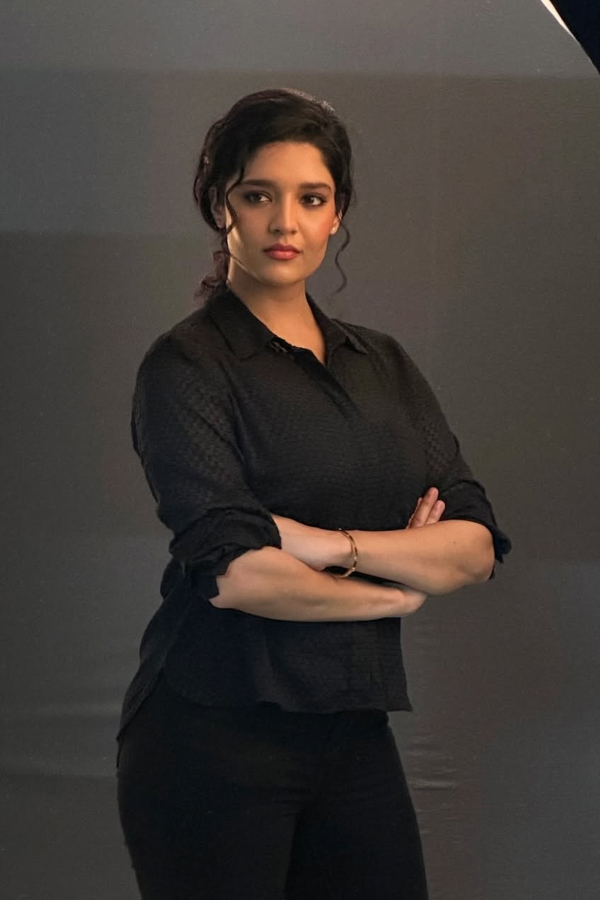 Ritika-Singh-3.jpg 4