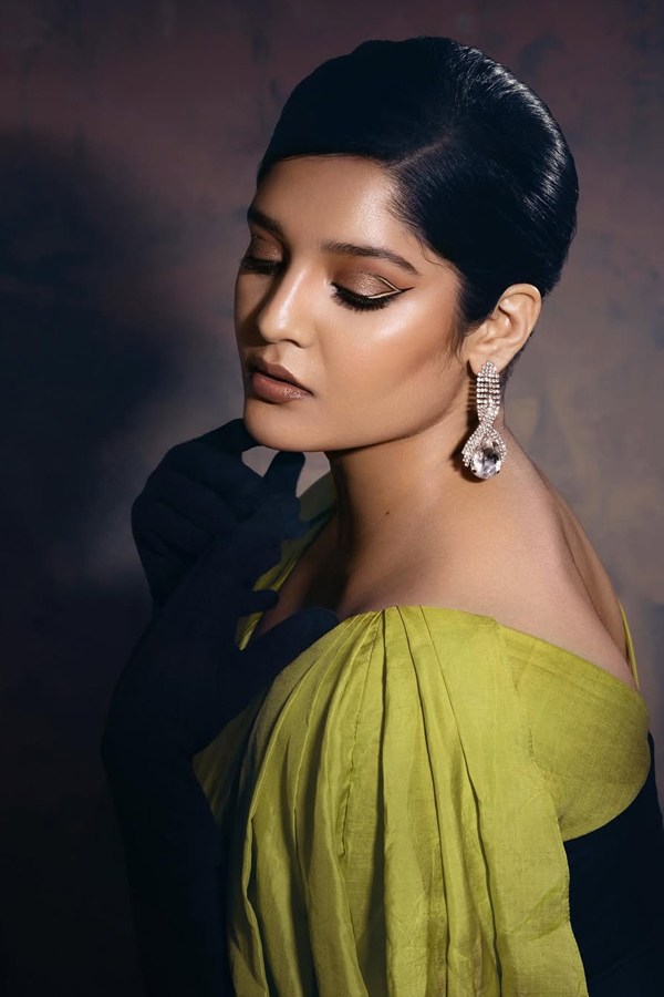 Ritika-Singh-8.jpg 9