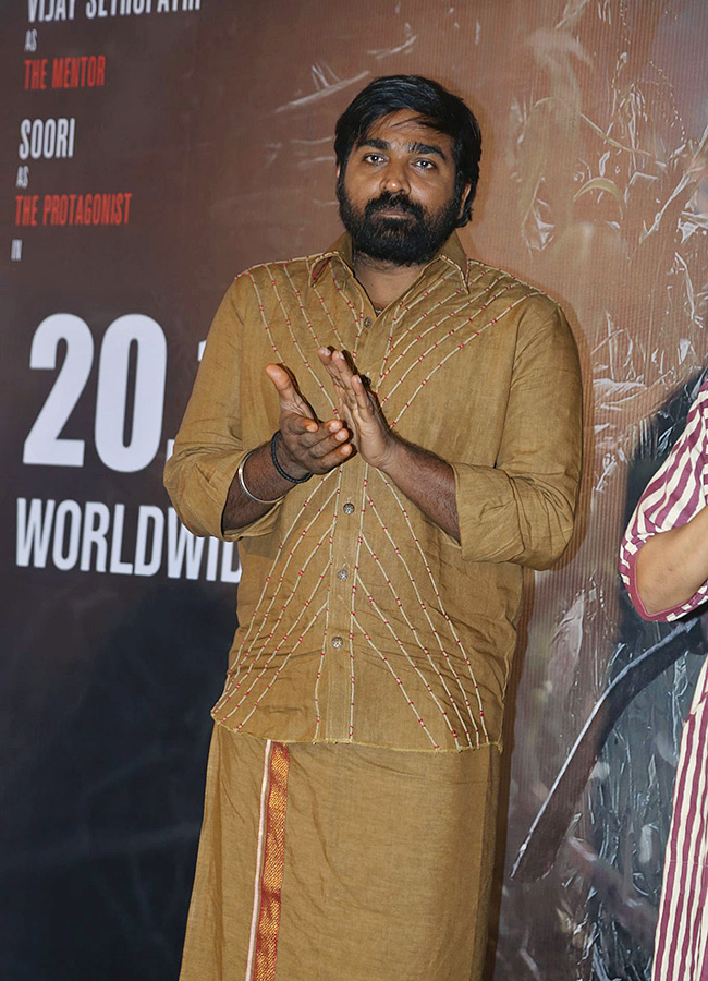 Vijay_20Sethupathi_20Vidudala_202_20Movie_20Press_20Meet_20Photos__20_2815_29.jpg 15