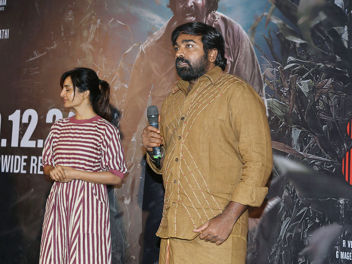 Vijay_20Sethupathi_20Vidudala_202_20Movie_20Press_20Meet_20Photos__20_284_29.jpg 4