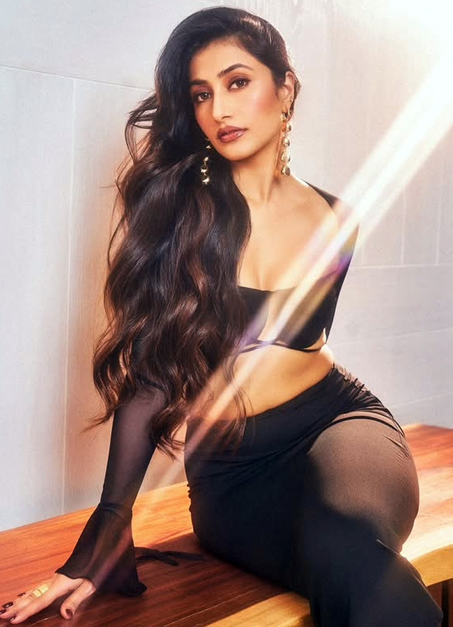DhanaSree_20Verma12.jpg 14