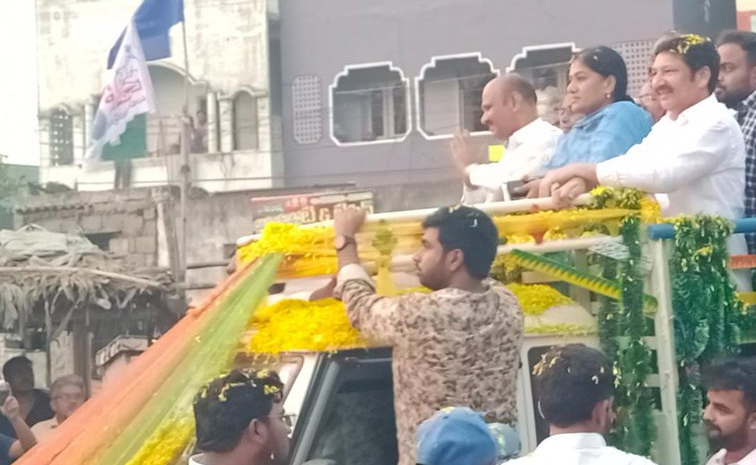 Gouthu-Sireesha-In-Tdp_0.jpg