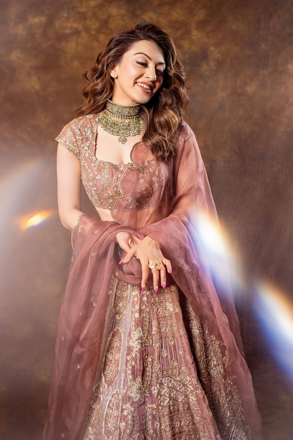 Hansika-Motwani-12.jpg 13