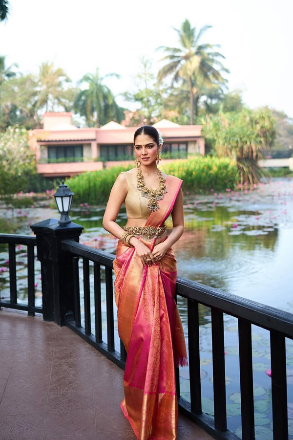 Malavika-Mohanan-5.jpg 6