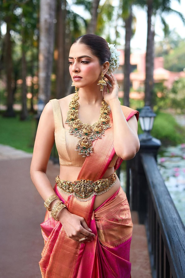 Malavika-Mohanan-6.jpg 7