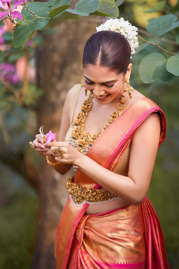 Malavika-Mohanan-7.jpg 8