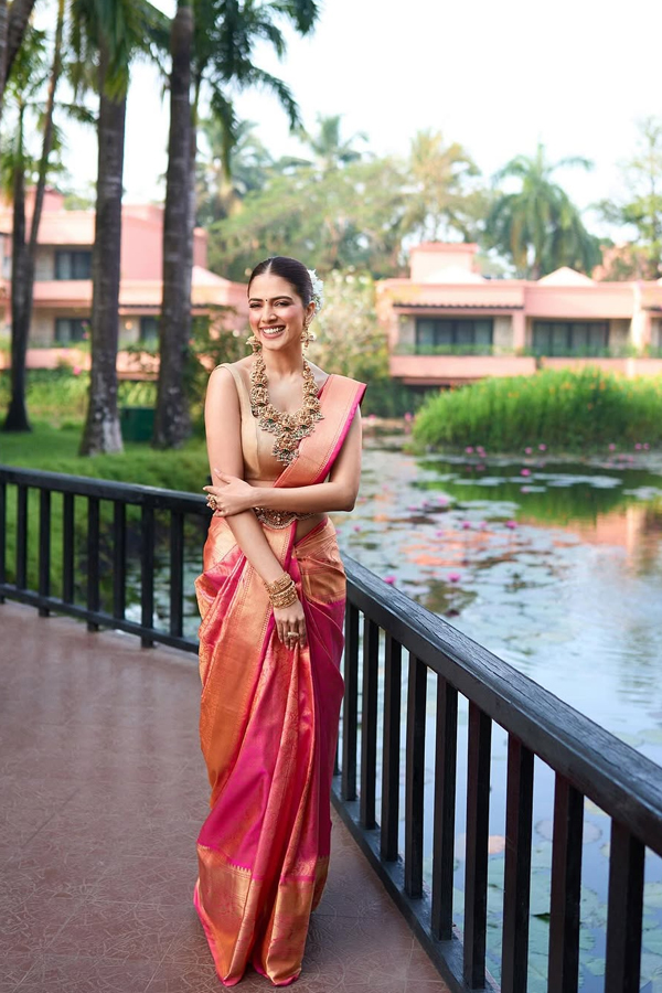 Malavika-Mohanan-9.jpg 10