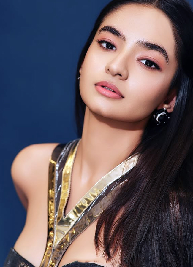 Anushkasen15.jpg 16