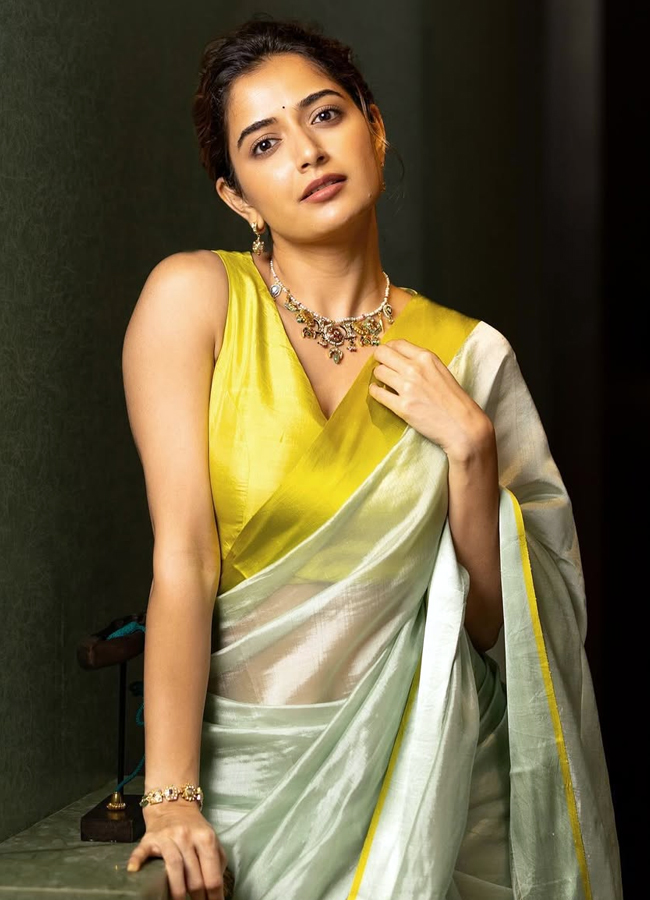 Ashika_20Ranganath3.jpg 4