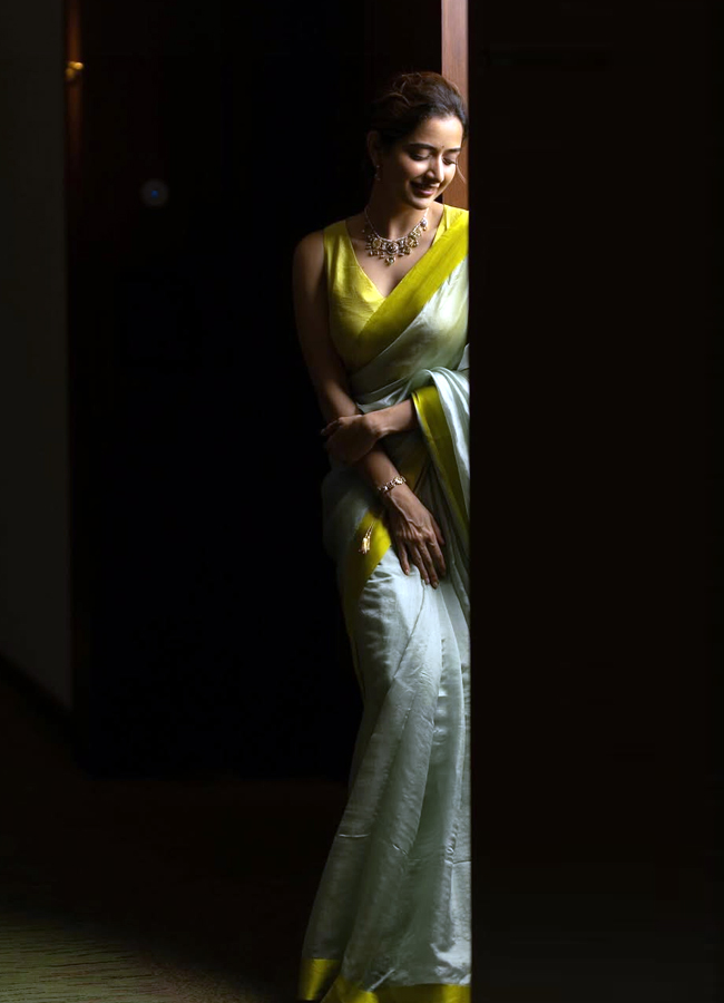 Ashika_20Ranganath4.jpg 5