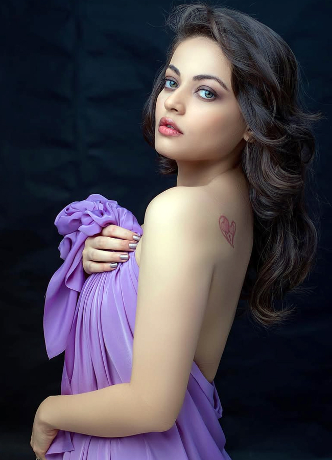 Sneha_20Ullal1.jpg 2