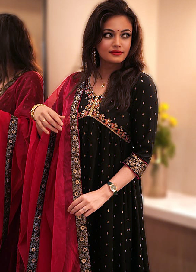 Sneha_20Ullal18.jpg 19