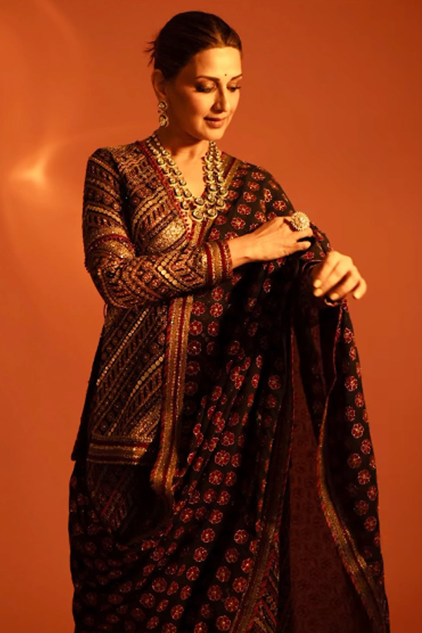 Sonali-Bendre-5.jpg 6