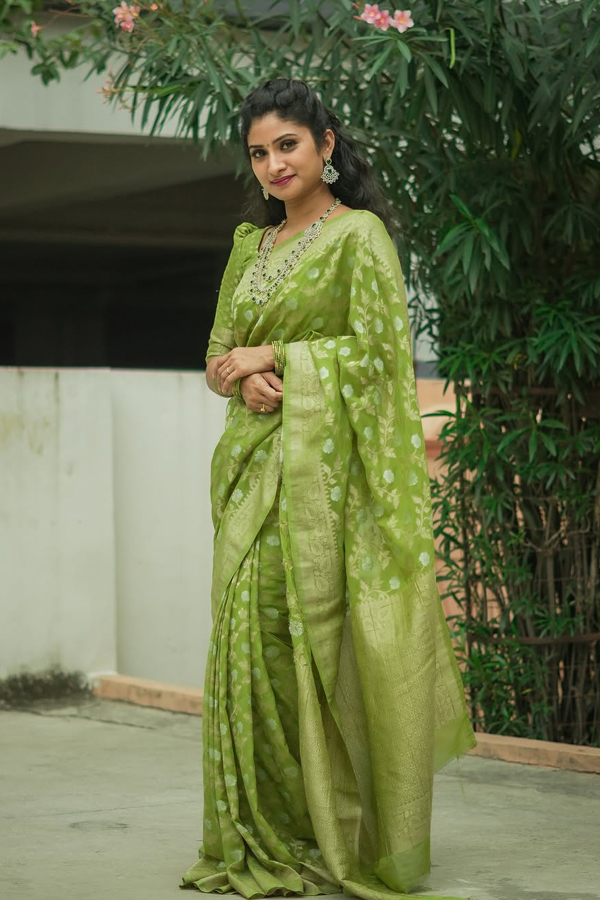 Vishnu-Priya-12.jpg 13