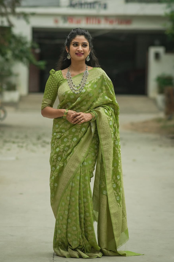 Vishnu-Priya-2.jpg 3