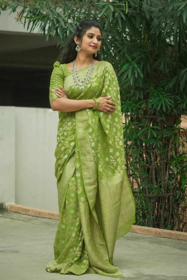 Vishnu-Priya-4.jpg 5