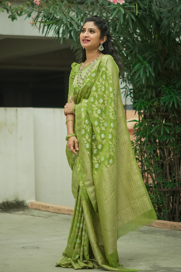 Vishnu-Priya-7.jpg 8