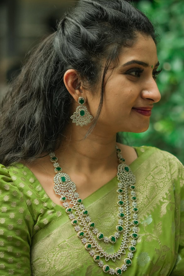 Vishnu-Priya-8.jpg 9