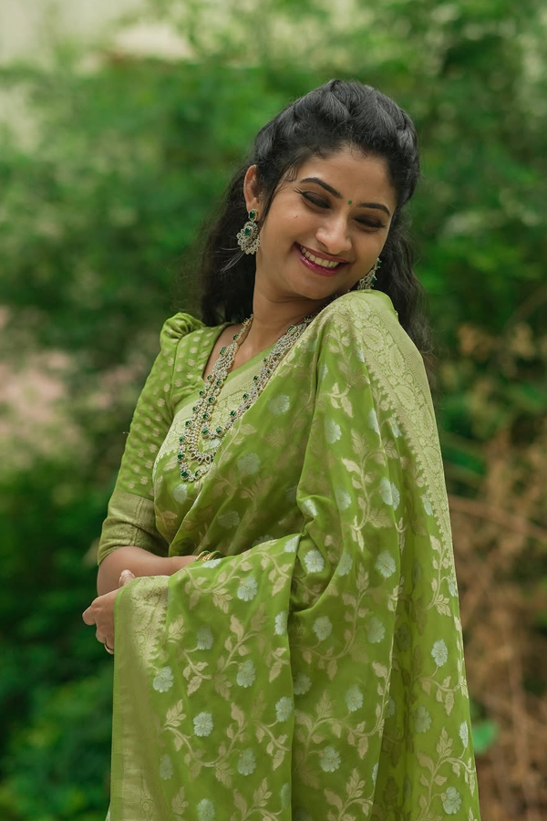 Vishnu-Priya-9.jpg 10
