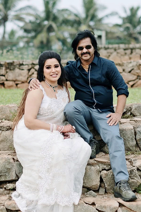 Rajinikanth_20Movie_20Jailer_20Actor_20Redin_20Kingsley_20Wedding_20Anniversary_20Photos_20Viral_20_283_29.jpg 4
