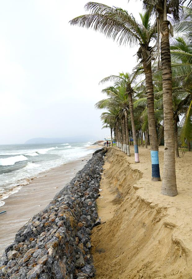 Weather_20report_20_20Heavy_20rain_20in_20Visakhapatnam_20Photos__20_287_29.jpg 7