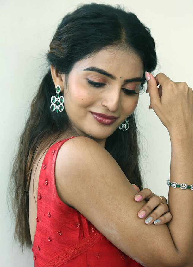 Actress_20Ananya_20Nagalla_20Latest_20Hot_20Looks_20In_20Red_20Saree_2C_20Photos_20Gallery_20Goes_20Viral__20_2811_29.jpg 11