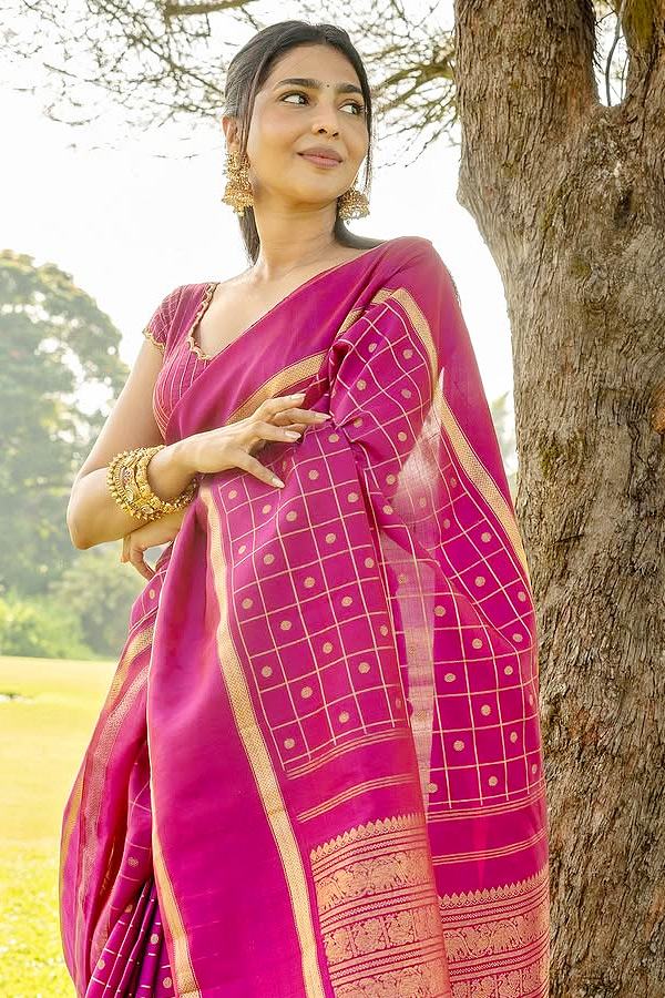 Intresting_20Facts_20About_20Keerthy_20Suresh_20Wedding_20Photos_20_282_29.jpg 11