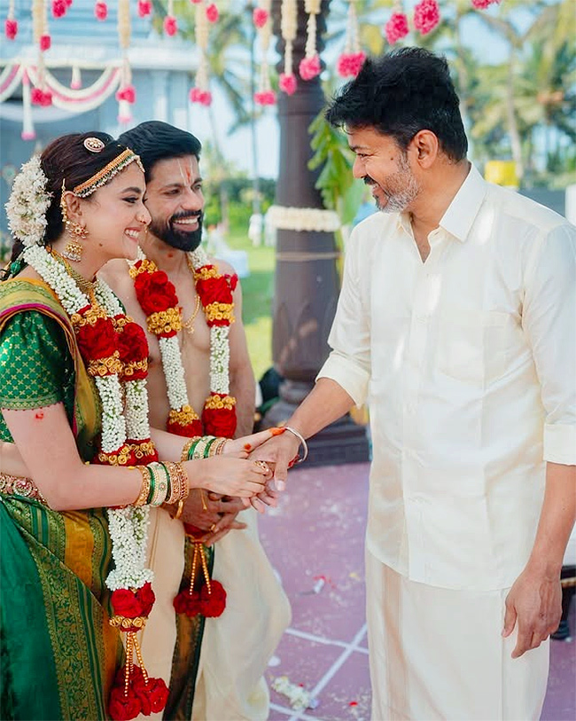 Keerthy_20Suresh_20Wedding_20And_20Celebrities_20Photos__20_2811_29.jpg 11