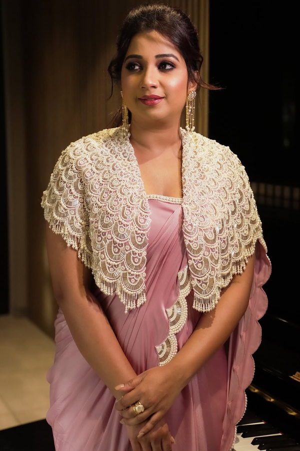 Shreya-Ghoshal-6_0.jpg 7