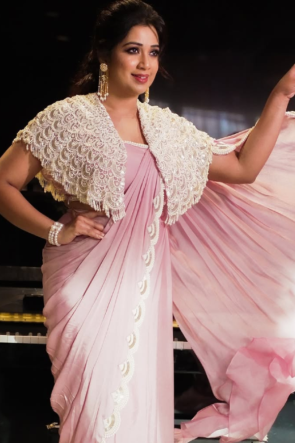 Shreya-Ghoshal-9_0.jpg 10