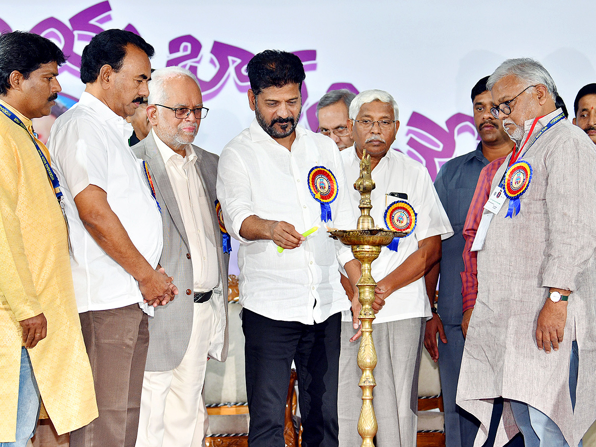 Telangana_20CM_20inaugurates_2037th_20Hyderabad_20book_20fair_2.jpg 2