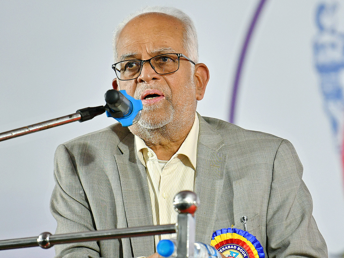 Telangana_20CM_20inaugurates_2037th_20Hyderabad_20book_20fair_21.jpg 19