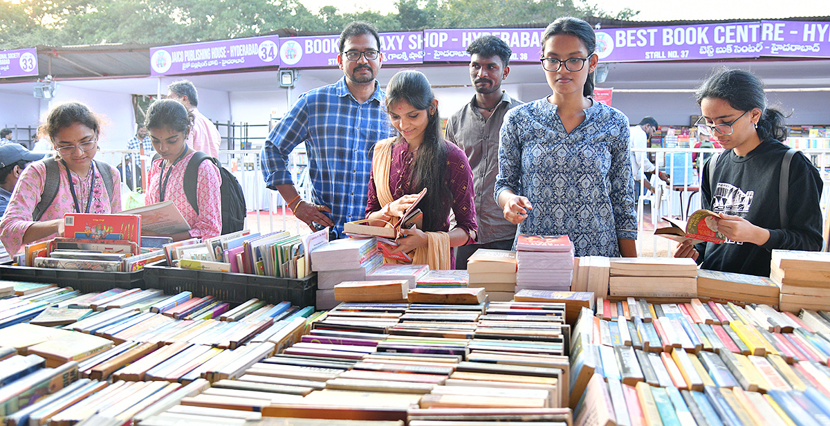 Telangana_20CM_20inaugurates_2037th_20Hyderabad_20book_20fair_5.jpg 5
