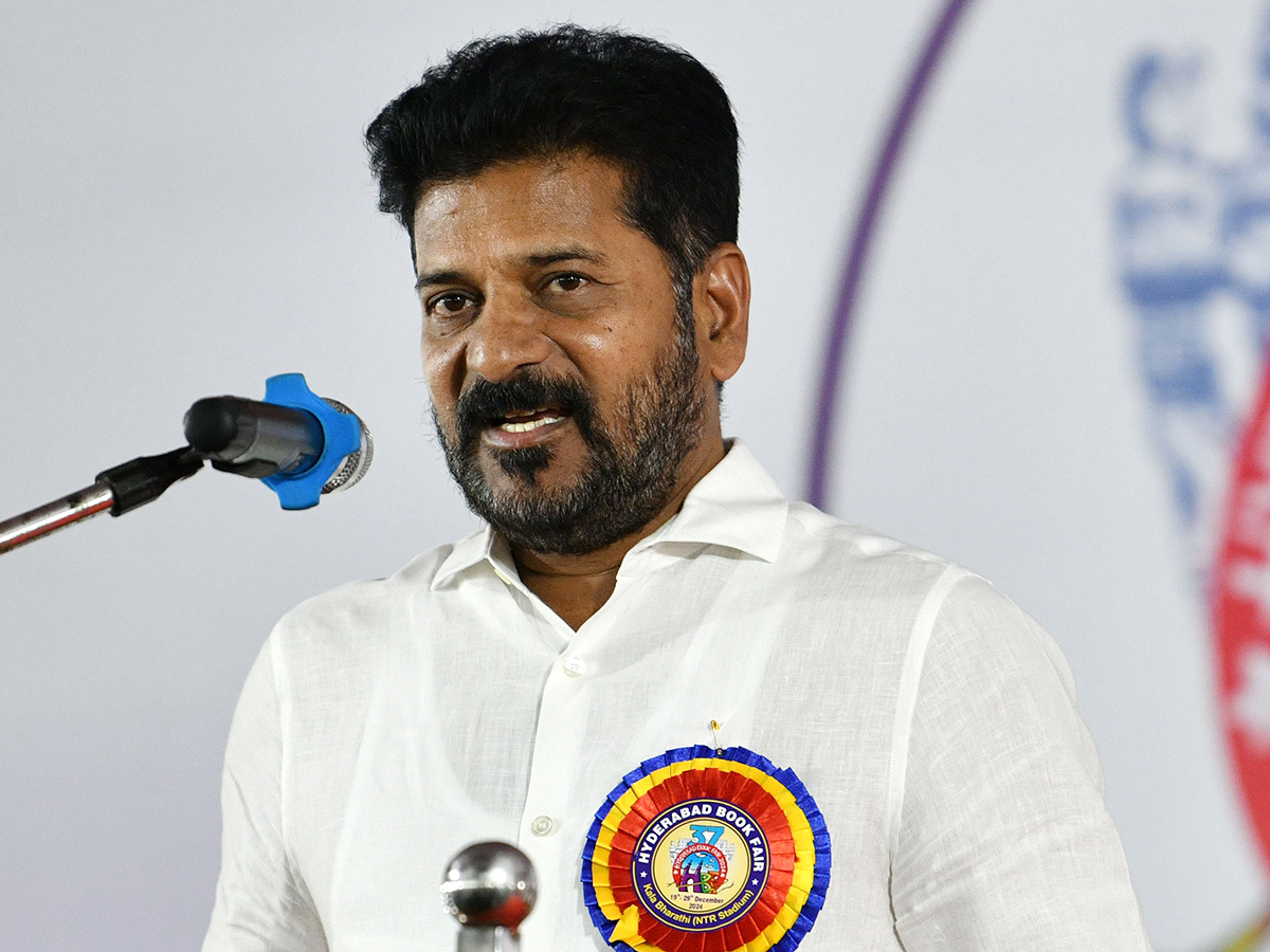 Telangana_20CM_20inaugurates_2037th_20Hyderabad_20book_20fair_9.jpg 8