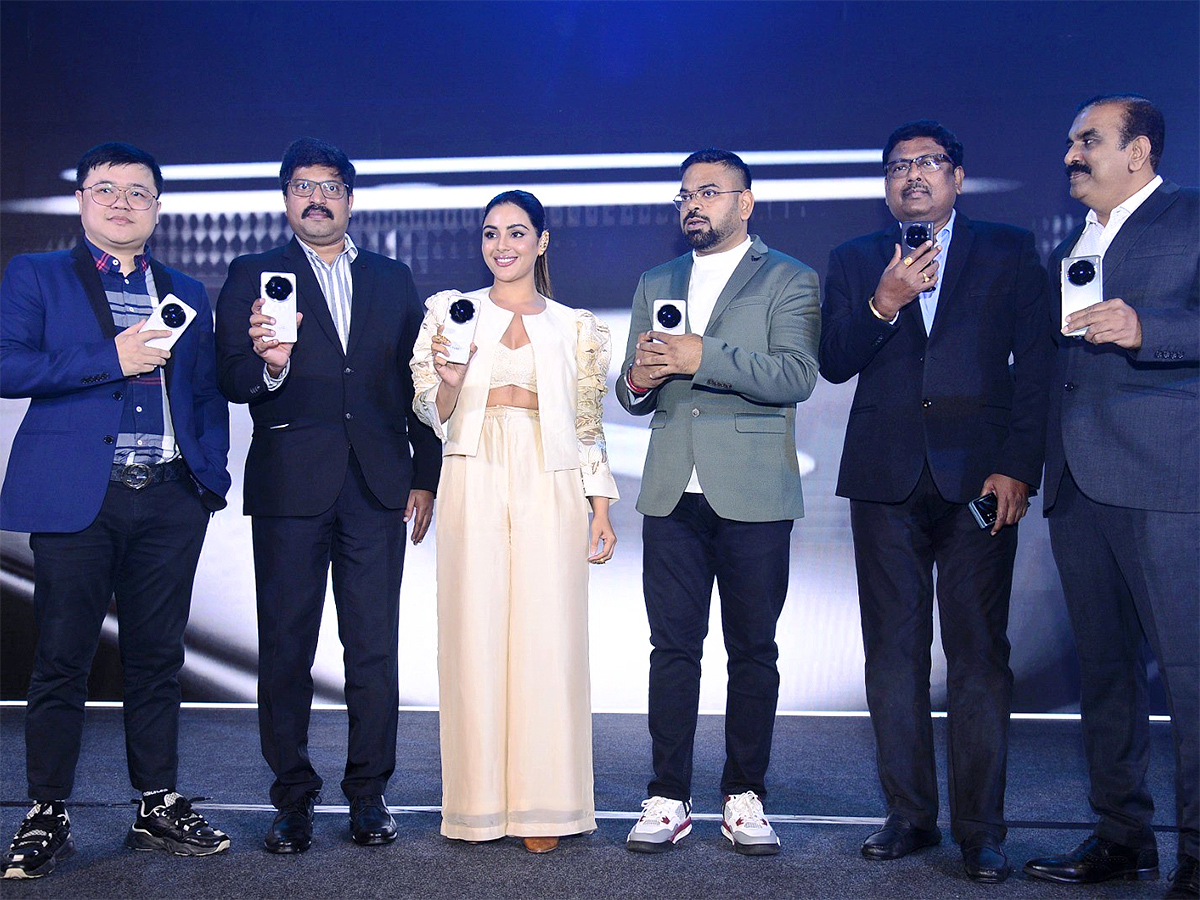 vivo_20x200_20series_20launch_20in_20Actress_20Samyuktha_20Menon__20_282_29.jpg 2