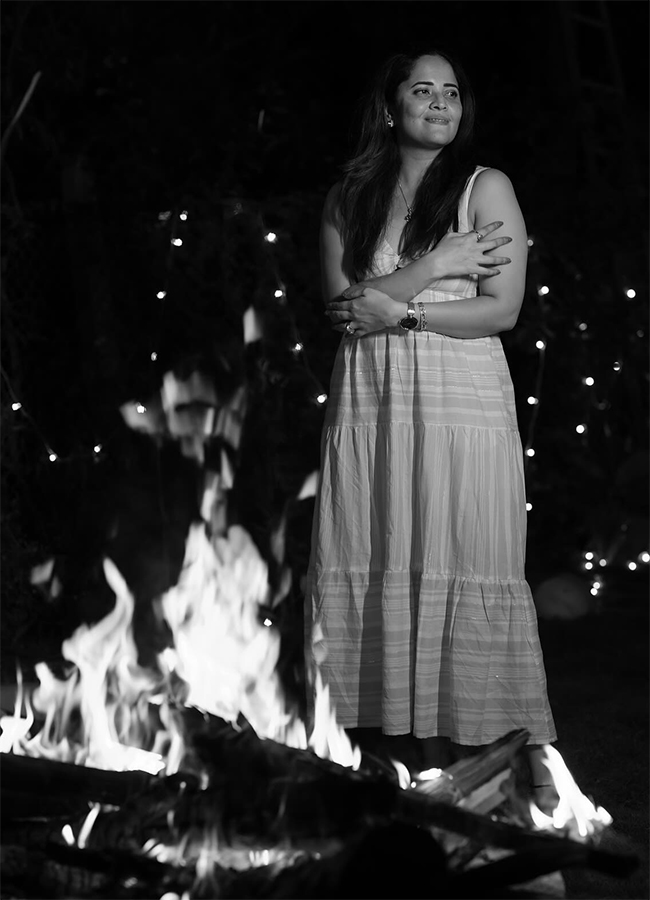 Actress_20Anasuya_20Bharadwaj_20Photos_20Goes_20Viral_20_2812_29.jpg 12