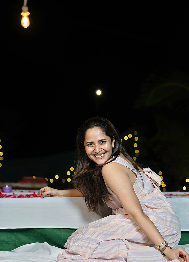Actress_20Anasuya_20Bharadwaj_20Photos_20Goes_20Viral_20_283_29.jpg 3