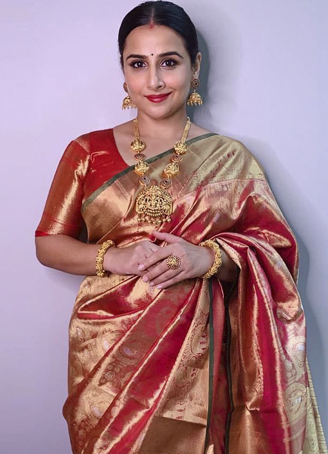 Actress_20in_20Saree6.jpg 6