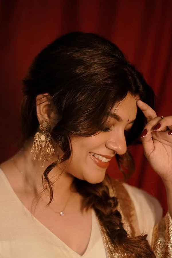 Aparna-Balamurali-9.jpg 10