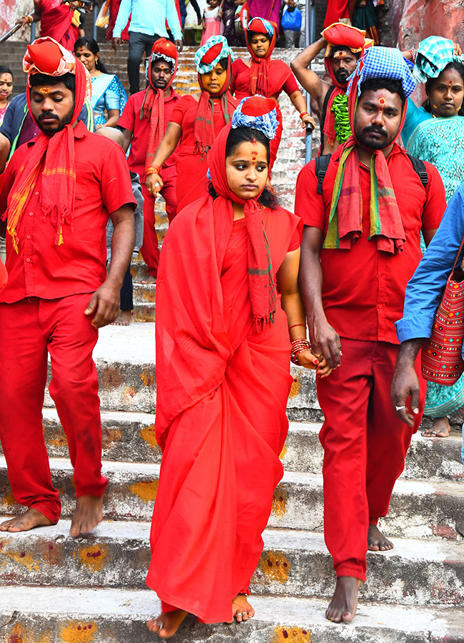 Bhavani_20Deeksha_20Viramana_20Starts_20At_20Durga_20Temple_20Vijayawada_20Photos__20_2832_29.jpg 32