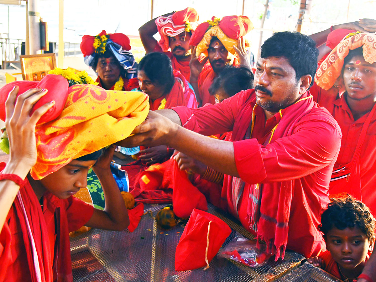 Bhavani_20Deeksha_20Viramana_20Starts_20At_20Durga_20Temple_20Vijayawada_20Photos__20_287_29.jpg 7