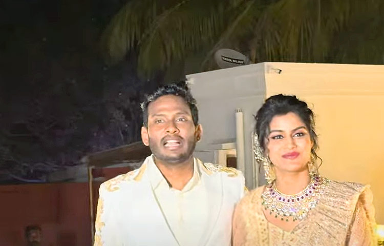 Grand_20Bigg_20boss_208_20Soniya_20Akula_2C_20Yash_20Grand_20Wedding_20Photos_20_2813_29.jpg 7