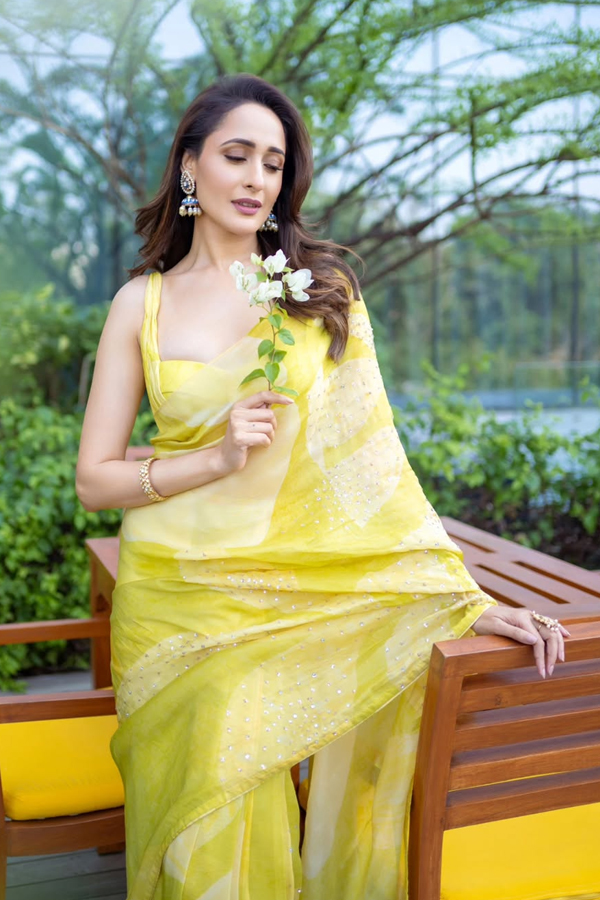 Pragya-Jaiswal-2.jpg 3