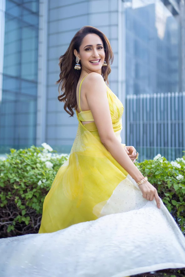 Pragya-Jaiswal-3.jpg 4