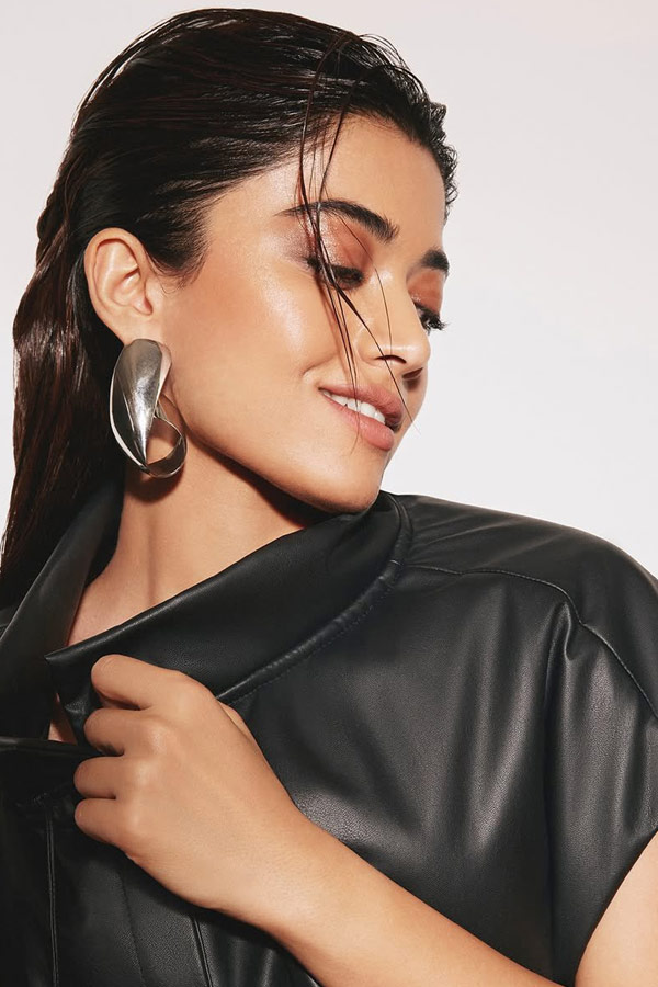 Rashmika_20Hold_20A_20Record_20With_20Pushpa_202_20Movie_20Photos_20_2811_29.jpg 12