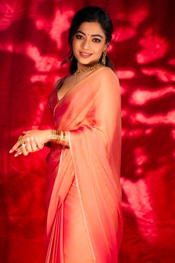 Rashmika_20Hold_20A_20Record_20With_20Pushpa_202_20Movie_20Photos_20_288_29.jpg 9